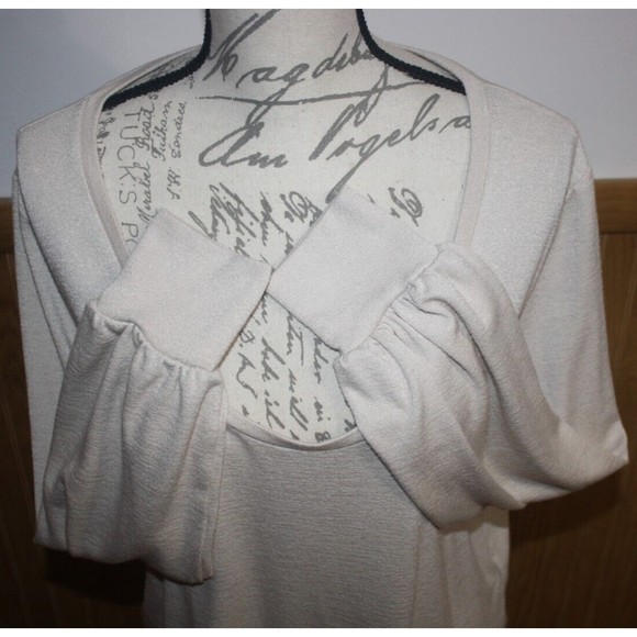 GAP Women's M Pullover Long Sleeve Round Neck T Shirt Top Blouse Cream Round Hem - Picture 2 of 7